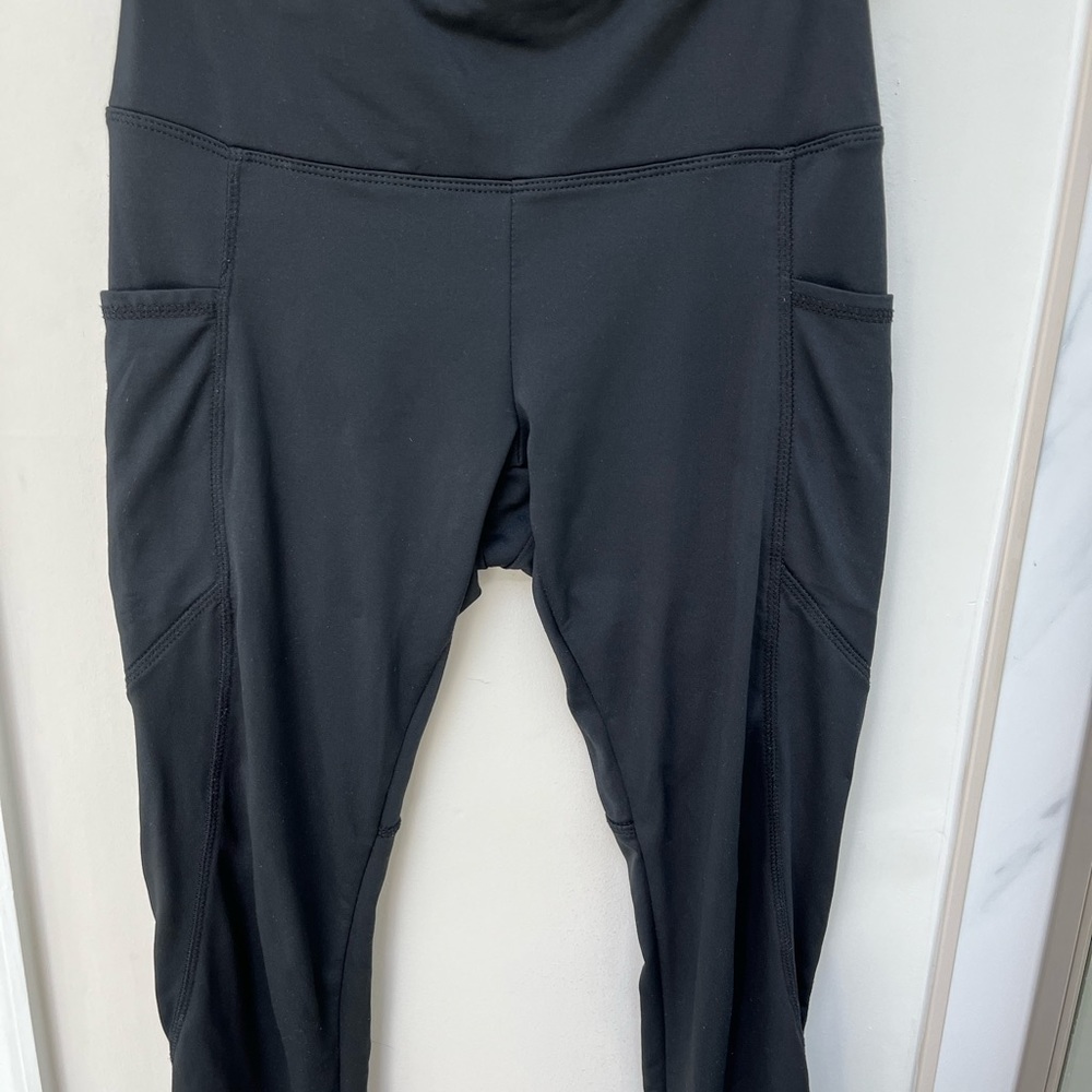 LAST CHANCE B4 DONATE Marika workout leggings with pockets